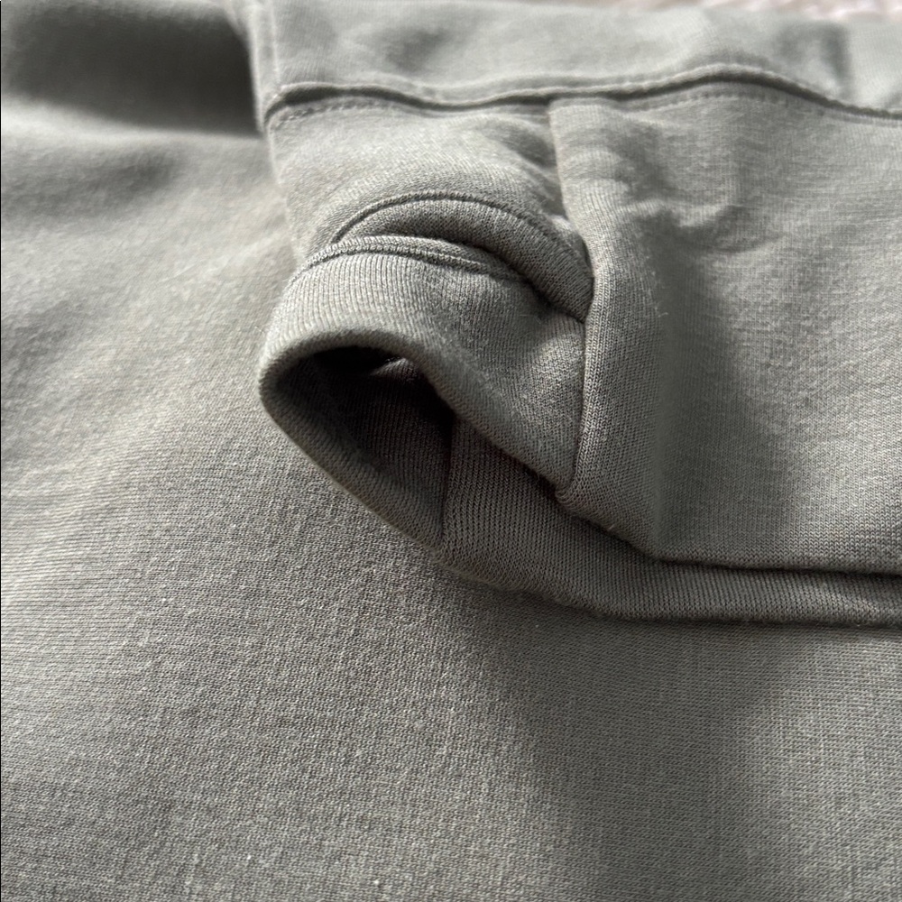 Offline By Aerie Green Athletic Pullover - Picture 3 of 3